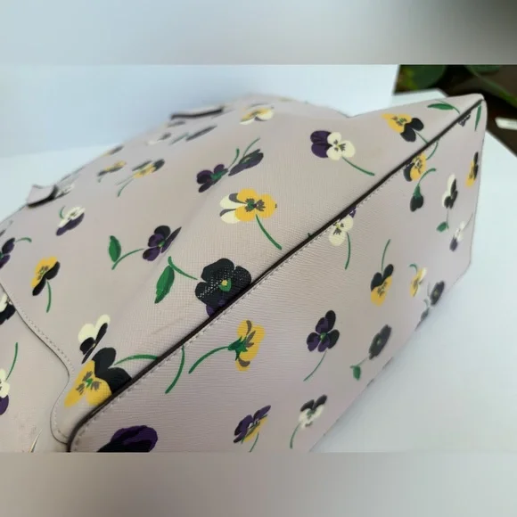 Kate Spade Dana Tote in Pansy Floral Print - Picture 5 of 7